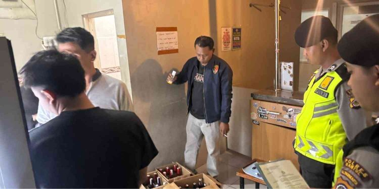 Polisi Bongkar Peredaran Miras Ilegal di Bantul, Ratusan Botol Disita dari Dua Outlet