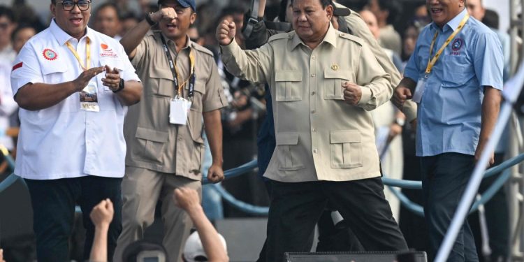 Ribuan Buruh Gelar Aksi May Day di Gedung DPR RI