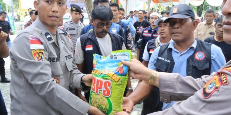 Peringatan May Day di Banda Aceh Berjalan Tertib dengan Aksi Sosial