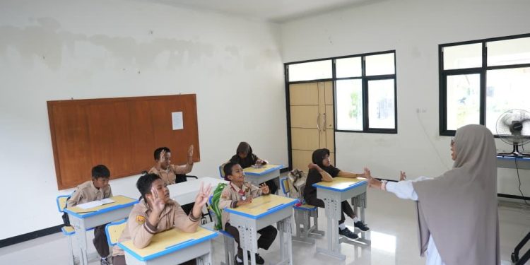 Pemerintah Salurkan Tunjangan Profesi Guru ASND Bulanan hingga 2026