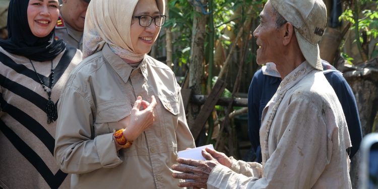 Solidaritas Warga Lumajang Percepat Pemulihan Korban Kebakaran