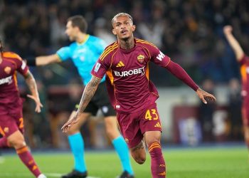 AS Roma Menang Telak 4-0 atas Fiorentina, Persaingan Empat Besar Memanas