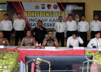 Dua Tersangka Pengoplos LPG Nonsubsidi Ditangkap Polresta Sidoarjo