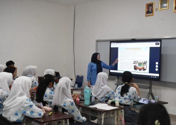 Pemerintah Pastikan Kesejahteraan Guru Non-ASN dengan Penataan Bertahap