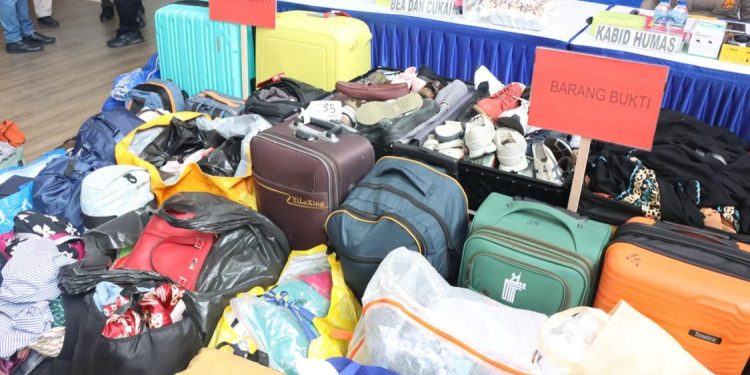 Polda Kepri Bongkar Kasus Penyelundupan Barang Bekas Impor Ilegal