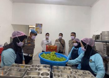 Polres Pesawaran Salurkan 3.197 Porsi Makanan Bergizi dalam Program Ketahanan Pangan