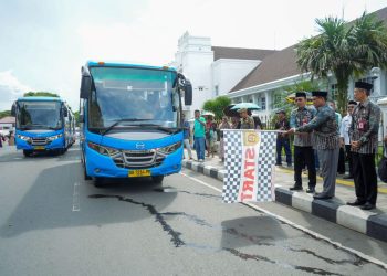 Pelepasan Jemaah Calon Haji Banjarbaru Menuju Embarkasi Banjarmasin
