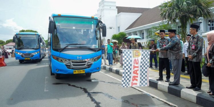 Pelepasan Jemaah Calon Haji Banjarbaru Menuju Embarkasi Banjarmasin