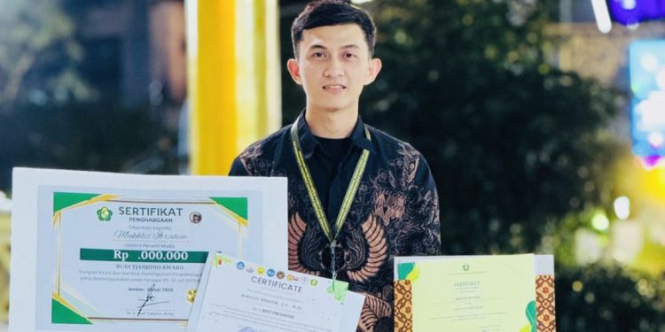 Mahasiswa UGM Temukan Potensi Gulma untuk Biopestisida