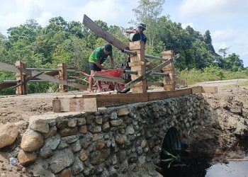 TNI AD Percepat Pembangunan Jembatan Aramco di Aceh Selatan
