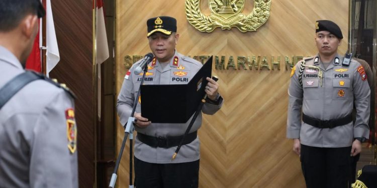 Irjen Pol Asep Memimpin Sertijab Ka SPKT Polda Kepri