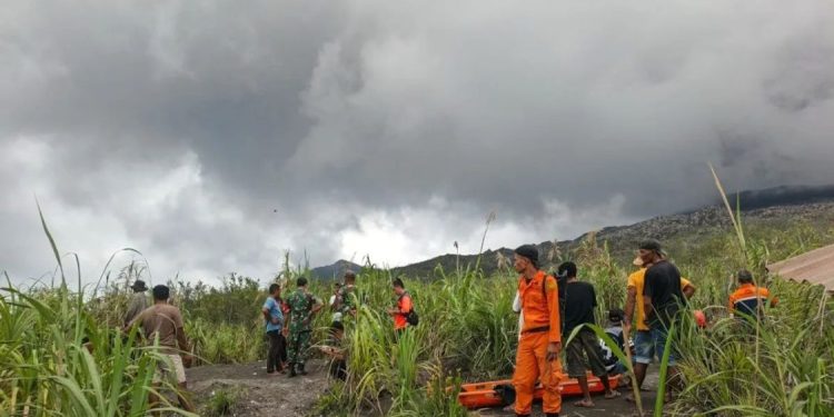 Tim SAR Gabungan Berupaya Evakuasi Korban Erupsi Gunung Dukono di Maluku Utara