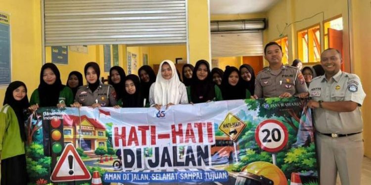 Satlantas Sumenep Edukasi Pelajar Lewat Program Police Goes to School
