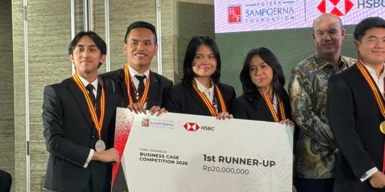 Tim Mahasiswa UGM Raih 1st Runner-up di Kompetisi Bisnis Nasional HSBC