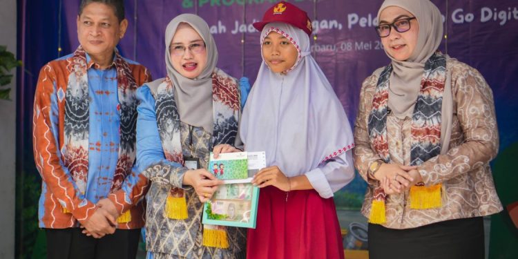 Wali Kota Banjarbaru Resmikan Bank Sampah Digital di SD N 3 Kemuning