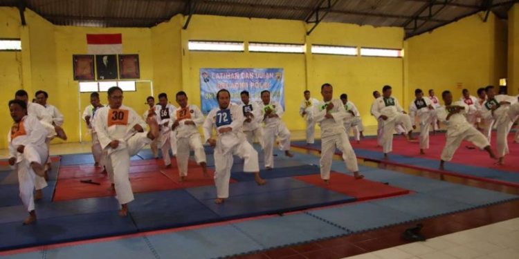 Polres Sumenep Tingkatkan Kemampuan Bela Diri Personel untuk UKP