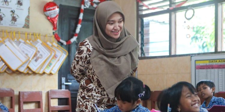 Surat Edaran Baru Pastikan Gaji Guru Non-ASN di Daerah