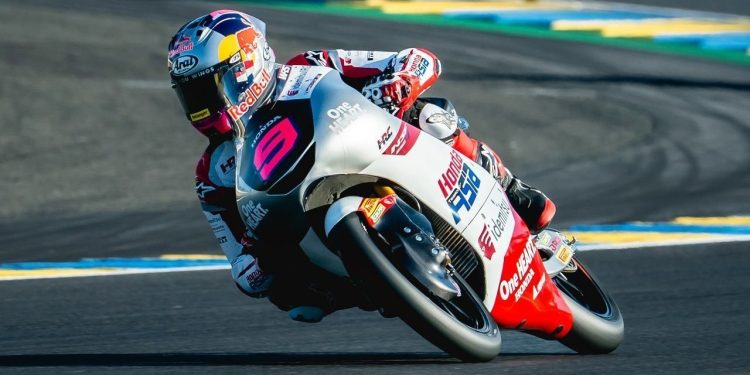 Veda Ega Pratama Tampil Gemilang di Moto3 Prancis 2026