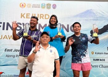 Surabaya Raih Gelar Juara Umum di Kejurda Finswimming Jatim 2026