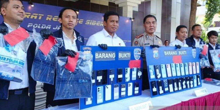 Polda Jawa Timur Ungkap Sindikat Penipuan Mobil Daring, 11 Tersangka Ditangkap