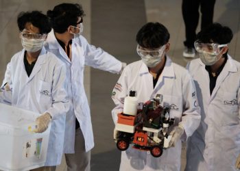 Tim Mahasiswa UGM Sukses Raih Tiga Penghargaan di Kompetisi Mobil Reaksi Kimia
