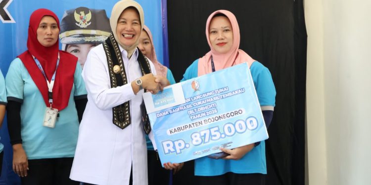 Ribuan Buruh Rokok di Bojonegoro Terima BLT DBHCHT 2026