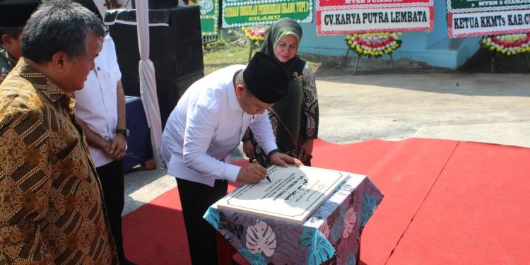 Wamenag Dorong Masjid di Madrasah Jadi Pusat Pembinaan Karakter
