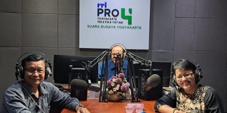 Pemanfaatan Teknologi Digital untuk Pelestarian Bahasa Jawa
