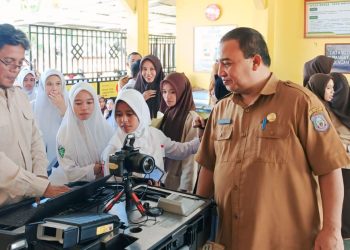 Dinsos Dukcapil Gorontalo Lakukan Perekaman KTP-el di SMA Negeri 1 Tapa