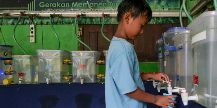 Teknologi Elektrolisis Ubah Air Hujan Jadi Layak Minum di Sleman
