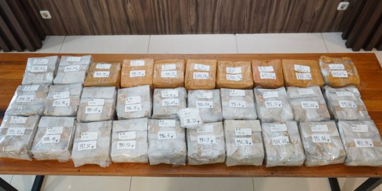 Polda Metro Jaya Berhasil Menggagalkan Peredaran 32 Kg Sabu dari Malaysia