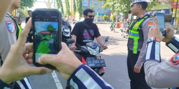 Satlantas Polres Ponorogo Gunakan Kacamata Pintar untuk Pantau Pelanggaran Lalu Lintas