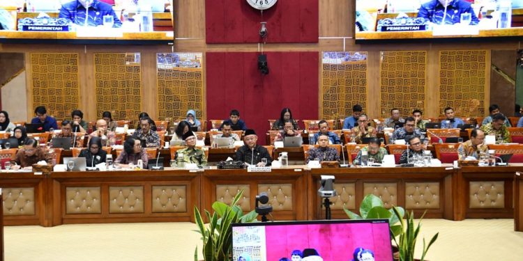 Komisi X DPR RI Dukung Kebijakan Mendikdasmen untuk Guru Non-ASN