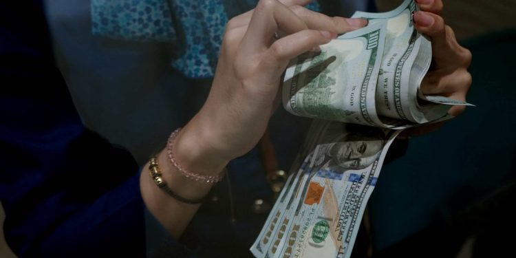 Bank Indonesia Naikkan Suku Bunga, Rupiah Diprediksi Menguat