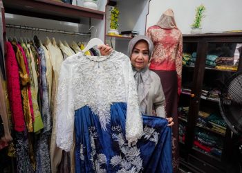 UMKM Dara Bungas Sasirangan Tawarkan Motif Unik “1 Kain 1 Motif”