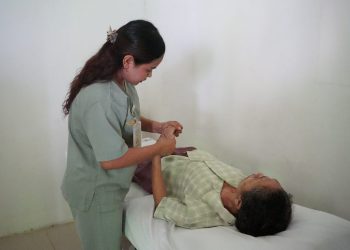 RSUD Atambua Adakan Fisioterapi untuk Lansia dalam Rangka HLUN ke-30