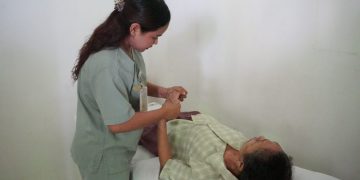 RSUD Atambua Adakan Fisioterapi untuk Lansia dalam Rangka HLUN ke-30