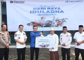 PT Pelindo Salurkan Bantuan Hewan Qurban di Pulang Pisau