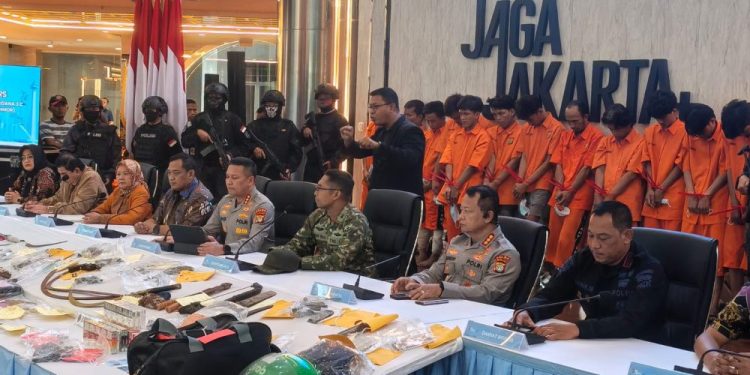 Polda Metro Jaya Klarifikasi Luka Model AWS Bukan Akibat Begal