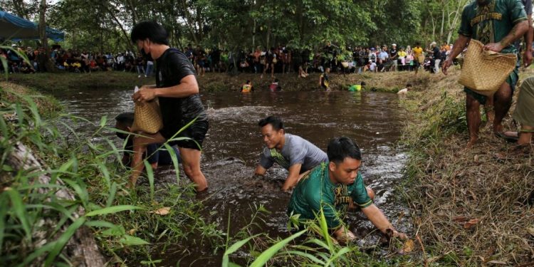 Festival Budaya Isen Mulang 2026 Angkat Tradisi Mangaruhi Dayak