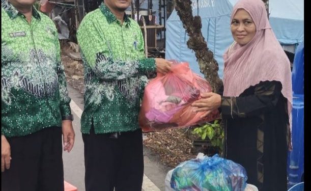 PGMI Balangan Berikan Bantuan untuk Korban Kebakaran di Muara Ninian