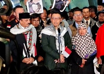 Menlu RI Sambut Kepulangan Sembilan WNI dari Israel