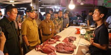 Wali Kota Pekanbaru Pantau Pasar Dupa, Pastikan Ketersediaan dan Harga Sembako Stabil Menjelang Iduladha