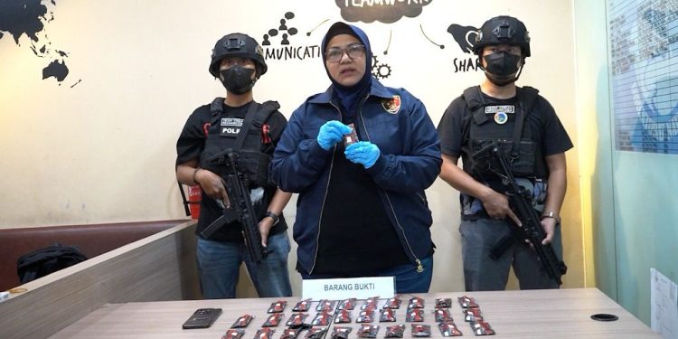 Polda Metro Jaya Gagalkan Peredaran 30 Cartridge Etomidate di Cengkareng