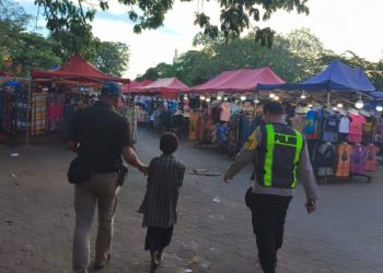 Polisi Palembang Tertibkan Anak Jalanan di Jembatan Ampera