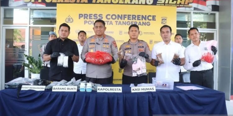 Polisi Ungkap Jaringan Narkoba Sintetis dengan Modus Media Sosial