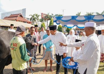 Polda Jateng Distribusikan Ribuan Paket Daging Kurban kepada Masyarakat
