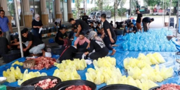 PTPN IV PalmCo Distribusikan 150 Ton Daging Kurban ke Berbagai Daerah