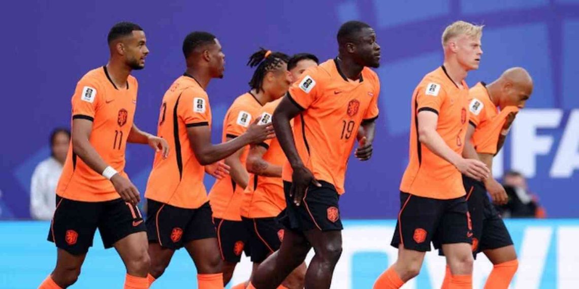 Belanda vs Maroko Memanas, Dumfries Ingatkan Rekan Setim Tak Boleh Buat Kesalahan