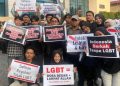 Civitas Akademika Universitas Alma Ata menggelar orasi dan menyampaikan pernyataan sikap terkait LGBT di Student Creativity Park Universitas Alma Ata, Rabu (24/6/2026). Kegiatan yang dipimpin langsung oleh Rektor Universitas Alma Ata, Prof. dr. H. Hamam Hadi, MS., Sc.D., Sp.GK tersebut diikuti dosen, tenaga kependidikan, dan mahasiswa setelah pelaksanaan Salat Asar berjamaah di Masjid Darul Muttaqin Universitas Alma Ata.